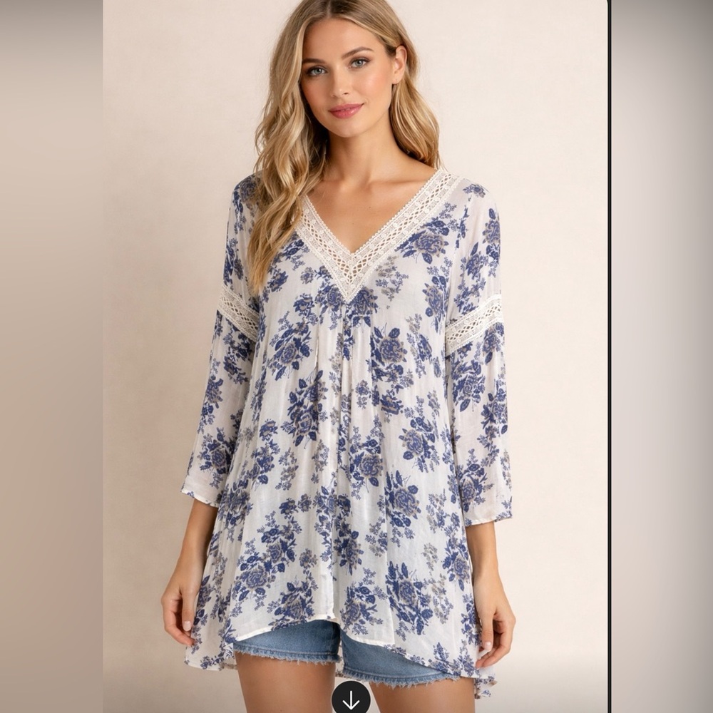 Umgee Tunic Size S Boho Whimsy Lace V-Neck Bell Sleeves